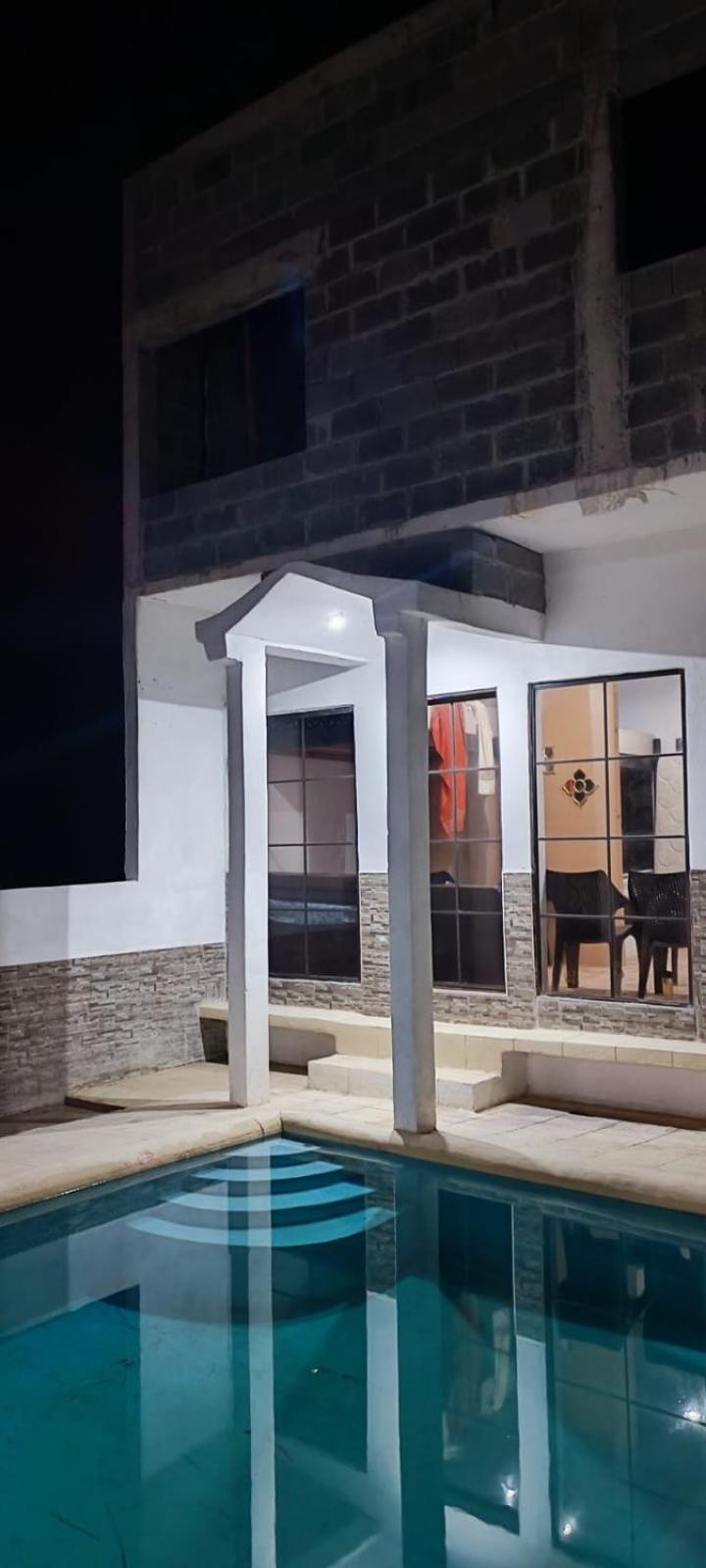Lo De Reyes Monterrico Y Sipacate Hotel Las Quechas Exterior photo
